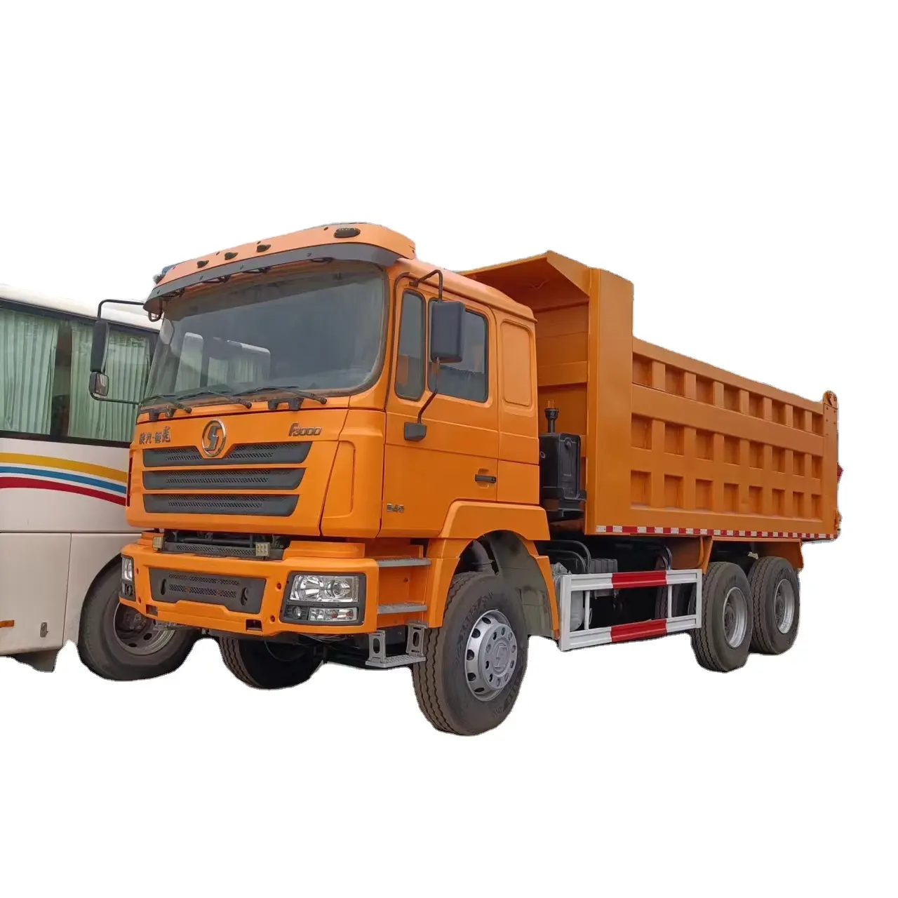 شاحنة Shacman مستعملة 6*4 سعة 20 متر مكعب و30 متر مكعب للبيع