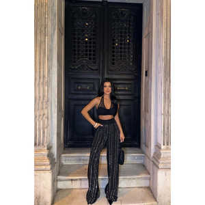 Pantalones negros transpirables de tejido con detalles de piedra, casuales, de cintura media, hasta la rodilla, con lavado de color, talla XL, leggings holgados, largos, con estampado moderno. - Product Image 3