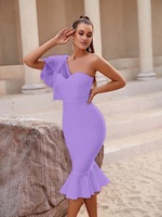 Robe de soirée blanche d'été sexy dos nu longueur genou avec décoration en diamant motif uni