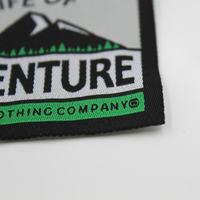 Étiquettes tissées personnalisées professionnelles d'usine vêtements en tissu doux logo de marque personnalisé étiquettes tissées découpées à la chaleur pour jeans/vêtements
