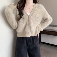 Cardigan court duveteux tendance 2026 pour femme, col en V, boutons, manches longues, style preppy, pulls confortables automne-hiver, manteaux cardigan