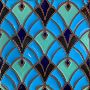 Revival egiziano piastrelle quadrate dipinte a mano Art déco bagno e piscina con finitura smaltata rialzata in modo sicuro e fatto a mano - Product Image 6