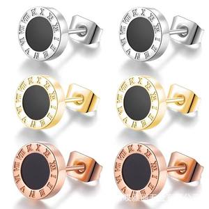 Pendientes de botón con números romanos redondos, joyería de moda para hombre, acero inoxidable, opciones de color oro, oro rosa y plata. - Product Image 1