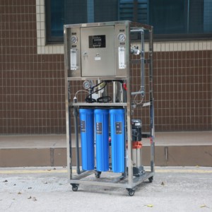 เครื่องกรองน้ำดื่มราคาถูกขายดีจากโรงงาน สำหรับครัวร้านกาแฟ ระบบกรองน้ำแบบออสโมซิสย้อนกลับ 0.5 ตัน/ชม. พร้อมปั๊ม - Product Image 2