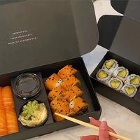 Boîte de papier en carton dur imprimé dessin animé écologique avec logo personnalisé pour sushi caja de sushi