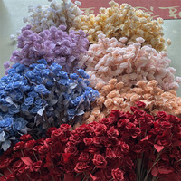 D-SR001 Roses blanches pas chères à longue tige, 5 têtes, roses en soie, fleurs artificielles pour mariage, décoration de la maison, arche de fleurs