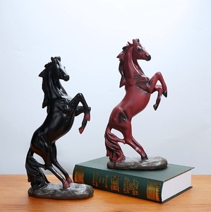 Figura de Caballo de Resina - Artesaní<span class=keywords><strong>a</strong></span> Animal Esmaltada Artística <span class=keywords><strong>para</strong></span> Decoración del Hogar Feng Shui, Marca Haoxuan, Origen Zhejiang - Product Image 4