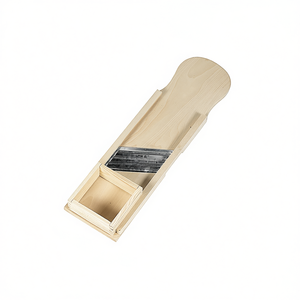 Cortador de verduras de madera con cuchilla metálica para uso en la cocina - Product Image 2