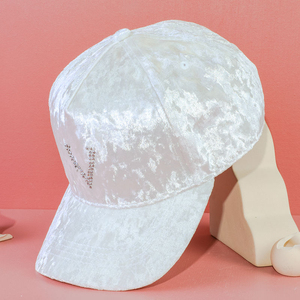 Casquette de baseball en velours doux pour femmes, luxe automne-hiver, avec strass, personnalisée, doublure en satin - Product Image 4