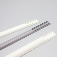 Goulotte de câblage en PVC ignifuge en forme d'arc, à montage au sol, avec couvercle à fentes anti-trépanation, longueur personnalisée, multicolore, pour usage domestique