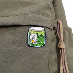 Pin Metálico con Diseño Creativo y Divertido de Pepinillo Encurtido en Tarro de Kimchi de Dibujos Animados, Impresión UV - Product Image 3