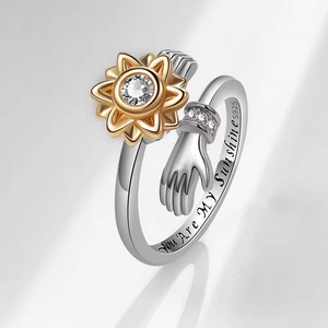 Venta al por mayor joyería fina estilo <span class=keywords><strong>bosque</strong></span> 925 plata esterlina girasol girado chapado en oro manos abrazando anillos ajustables para mujeres - Product Image 1