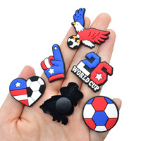Breloques de chaussures patriotiques en PVC pour le football, motifs drapeau américain et aigle, pour sabots, fleurs, mode, confortables, durables, couleur et taille personnalisables