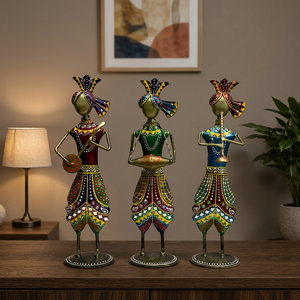 Ensemble de 3 figurines de musiciens du Rajasthan en fonte artisanale |   Décoration d'art populaire peinte en relief |   NIRMALA HANDICRAFTS Maison ethnique artisanale - Product Image 1