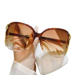 大型サングラスレトロなメガネファッションドットペイントローズサングラス女性用UV保護 - Product Image 4