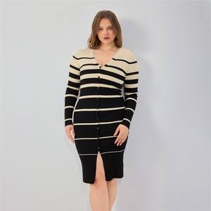Abbigliamento Invernale Donna 2026 Taglie Forti, Abito Cardigan a Maglia a Righe - Vestito Midi Aderente <span class=keywords><strong>con</strong></span> Scollo a V e Bottoni sul Davanti <span class=keywords><strong>con</strong></span> <span class=keywords><strong>Spacco</strong></span> <span class=keywords><strong>Laterale</strong></span> per Taglie Curvy - Product Image 1