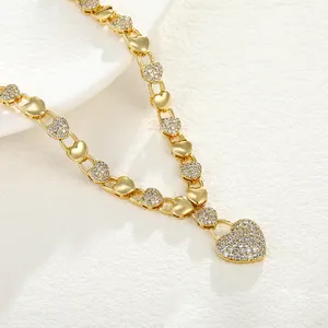 X000652446 Xuping 14k Gold Color Plated Jewelry Micro Pave Zirconia Heart Pendant Choker Necklace