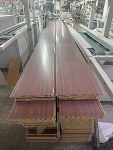 Vente en gros 5-9mm <span class=keywords><strong>PVC</strong></span> faux panneau de plafond léger faible coût taille personnalisée - Product Image 4