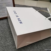 Sac en papier Kraft blanc avec LOGO imprimé à la mode, pour le Shopping, emballage des vêtements, 50 unités
