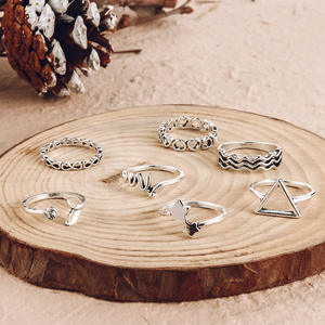 Anillo de Aleación con Diseño de Cola de Pez y Ondas, Geométrico, Triangular, Abierto y Hueco, Joyería al por Mayor - Product Image 4