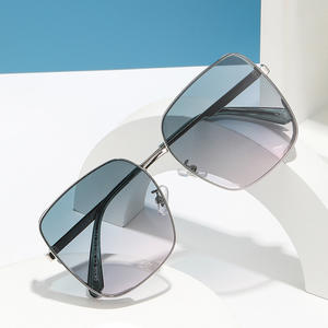 แว่นกันแดดผู้หญิงทันสมัย UV400 เลนส์โพลาไรซ์ TAC กรอบพลาสติกและโลหะ ระดับ 2 สำหรับขับรถและสไตล์สตรีท - Product Image 4