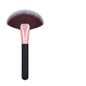 Pinceau éventail <span class=keywords><strong>Docolor</strong></span> à manche en bois et virole en aluminium pour le visage et le corps, professionnel, pour l'illumination, le blush et le bronzant, poils synthétiques doux - Product Image 1