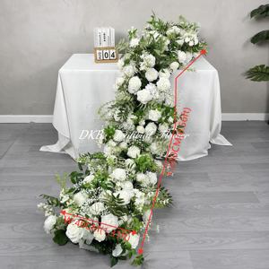 2025 nouveau Design Tables <span class=keywords><strong>de</strong></span> mariage déco fleur coureur fleur artificielle <span class=keywords><strong>chemin</strong></span> blanc Rose et feuilles vertes beau <span class=keywords><strong>chemin</strong></span> <span class=keywords><strong>de</strong></span> <span class=keywords><strong>Table</strong></span> - Product Image 2