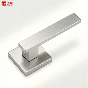 Manija de puerta TIANYI moderna minimalista de acero inoxidable cepillado con rozeta cuadrada, níquel satinado, para puerta interior de madera con cerradura de palanca. - Product Image 1