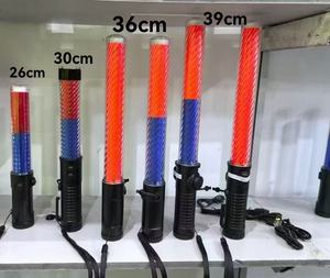 Bastone Luminoso LED Rosso Riflettente Ricaricabile per <span class=keywords><strong>Traffico</strong></span> Aeroportuale, Bacchetta Segnaletica LED Lampeggiante, Prezzo di Fabbrica - Product Image 6