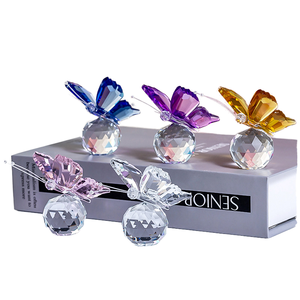 بيع بالجملة زخرفة فراشة كريستال ملونة أخرى هدية الزفاف - Product Image 1