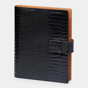 Carpeta de cuero Corc con logotipo personalizado, cubierta de cuaderno A5 de cuero negro, organizador diario, 6 anillos, carpeta de hojas sueltas - Product Image 1