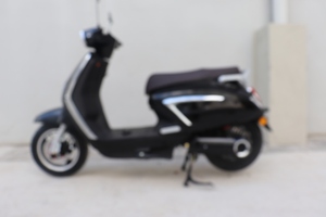 Scooter Eléctrico de Alta Velocidad de 1500w para Adultos, Motocicleta de 2 Ruedas y 60v con Pedales, Scooter VSP, Venta al Por Mayor de Fábrica - Product Image 2