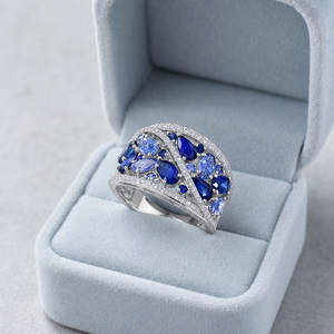 Anello dal design cavo di colore blu, elegante anello da dito per donna - Product Image 4
