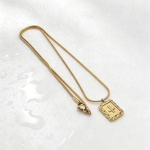 yunnique Stainless Steel <b>Cross</b> Pendant Necklace Gold Silver Geometric Design Daily Wear Gift For Men And Women Clavicle <b>Chain</b> - Product Image 3