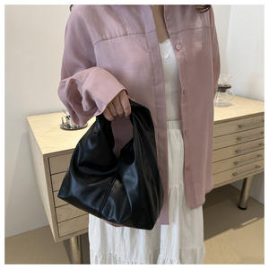 Sac à main en cuir vegan pour femme, durable, portable, plissé, en forme de croissant, avec détail noué, pour un usage quotidien - Product Image 5