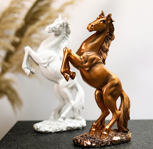 Nueva Escultura de Caballo de Resina, Resistente al Agua, Pintada, Arte Animal para Sala de Estar u Oficina - Product Image 4