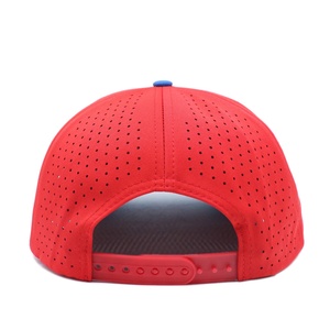 Casquette de baseball sportive 5 panneaux personnalisée de haute qualité, bicolore, broderie 3D avec trous découpés au laser, casquette de performance en gros - Product Image 4