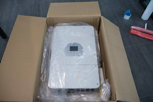ระบบไฮบริดโซลาร์เซลล์ 8kW-12KW รุ่น SUN-8/10/12K-SG04LP3-EU แบบสามเอาต์พุต เชื่อมต่อกับแบตเตอรี่ลิเธียม 48V ระบบไฮบริดโซลาร์เซลล์ R5KLNA Hybrid Inv - Product Image 6