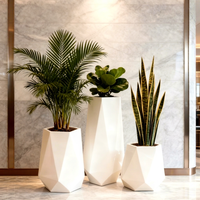 Pot de fleurs extérieur en fibre de verre durable avec revêtement PE, grand bac de plantation, couleur personnalisée, pour hall d'hôtel, usage commercial moderne