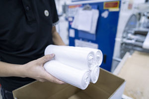 Bolsas de Basura Resistentes Kangle de HDPE con Fondo Sellado en Estrella, Modelo KL-02, en Rollo para Uso Doméstico - Product Image 6