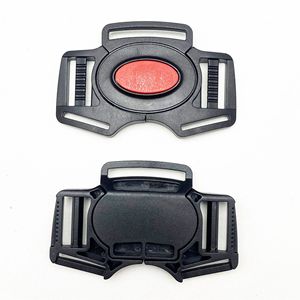 Boucle de sécurité en plastique pour siège auto bébé, réglable en 5 directions avec bouton rouge pour les sangles de siège bébé - Product Image 1