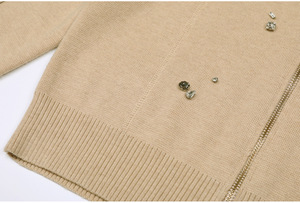 2025 하이 퀄리티 재고 가을 신상품 레이디 턴 다운 칼라 긴 소매 비즈 카디건 와이드 다리 바지 솔리드 니트 2pcs - Product Image 6