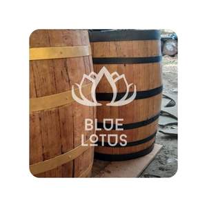 Barril de Madera Blue Lotus en Oferta, Barril Rústico Vintage de 2025 - Product Image 1