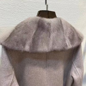 <span class=keywords><strong>Cappotto</strong></span> da <span class=keywords><strong>Donna</strong></span> in Cachemire e Lana con Collo e Polsini in Vera Pelliccia di <span class=keywords><strong>Visone</strong></span> Cina - Product Image 5