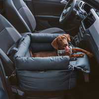 Nouveauté Siège rehausseur pour animaux de compagnie de luxe Marque privée Résistant aux morsures Durable Imperméable en cuir Siège de voiture de sécurité pour animaux de compagnie