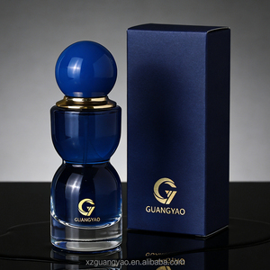 Flacon de parfum en verre 30 <span class=keywords><strong>ml</strong></span>, forme unique, logo doré à chaud, <span class=keywords><strong>design</strong></span> de luxe, modèles tendance, personnalisez votre propre flacon de parfum - Product Image 4