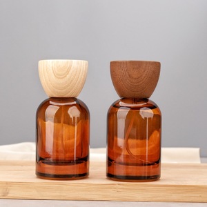 Flacon cosmétique vide en verre brun de 30 ml et 50 ml avec bouchon à vis et capuchon en bois, <span class=keywords><strong>pour</strong></span> <span class=keywords><strong>parfum</strong></span> et vaporisateur - Product Image 1