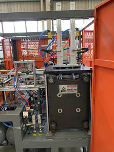 Machine de soufflage inversé à changement rapide de moule, bouteilles personnalisables en PET pour lotions et shampoings, 200 ml à 900 ml, PLC, 2 cavités - Product Image 4