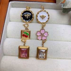 Collier étanche en acier inoxydable avec breloques personnalisées en forme de goutte d'huile d'abeille en CZ, accessoires de pendentif fleur cerise plaqué or DIY - Product Image 4