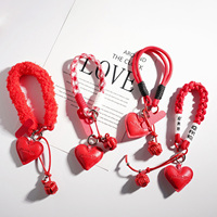 Dragonne de téléphone en cuir PU rouge festif avec patch cœur, cordon tressé, bracelet en peluche, porte-clés, breloque de sac Y2K, anti-perte pour coque de téléphone